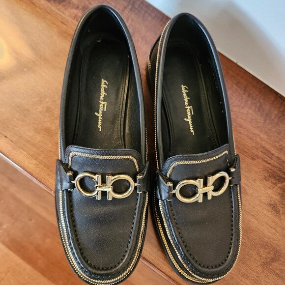 Salvatore Ferragamo rolo lux gancini women's black leather loafers in size 5 - Picture 2 of 10